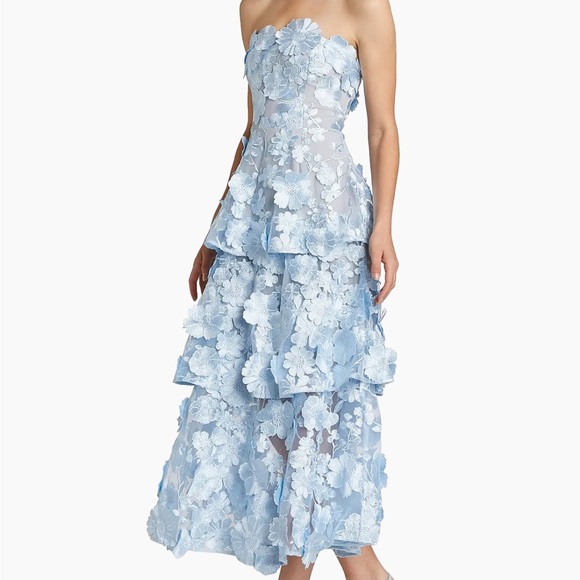 Elliatt Strapless Dress with Blue Floral Appliqué - Picture 3 of 5